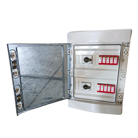 Caja combinadora Merz, 4 MPPTs, 8 entradas, 8 salidas, 16A, 1005VDC con supresor