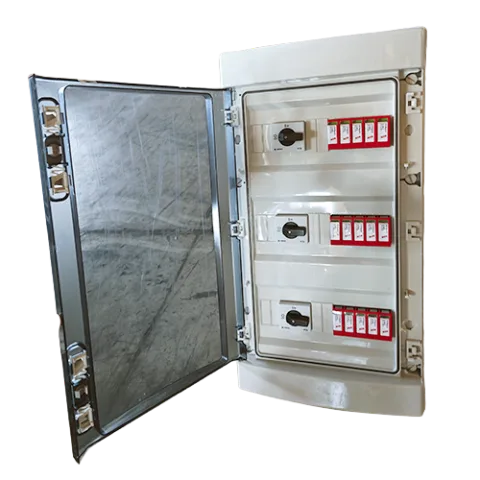 Caja combinadora Merz, 6 MPPTs, 12 entradas, 12 salidas, 16A, 1005VDC con supresor